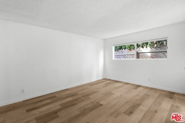 Building Photo - 1114 12th St