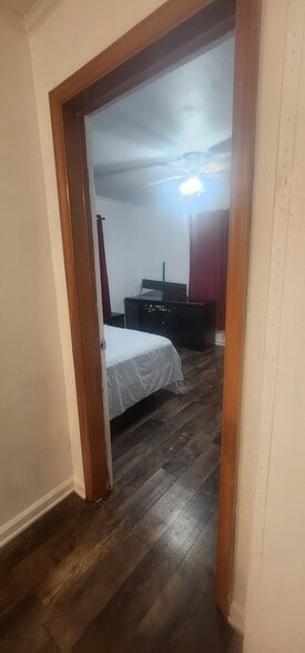 Building Photo - 406 NE 74th St