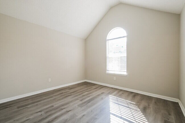 Building Photo - 4410 Reserve Hill Crossing