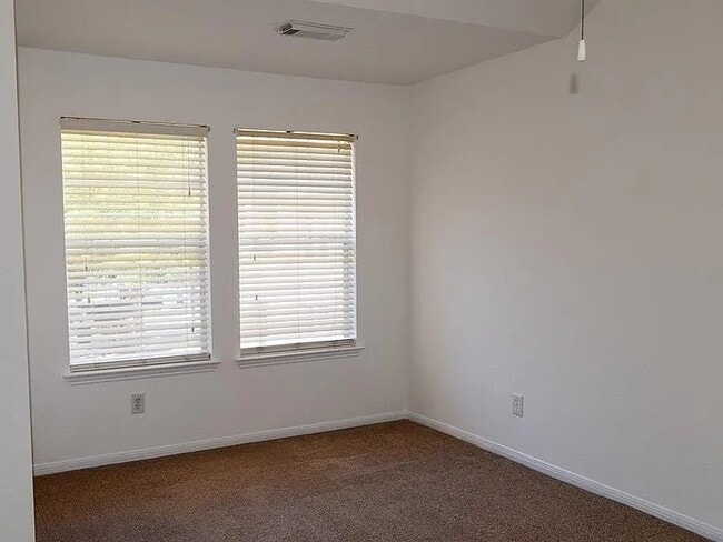 Building Photo - 63 Scarlet Woods Ct