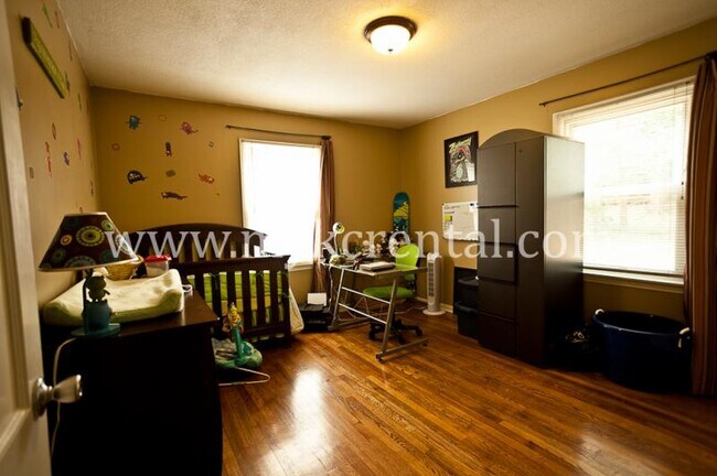 Building Photo - 4916 Juniper Dr