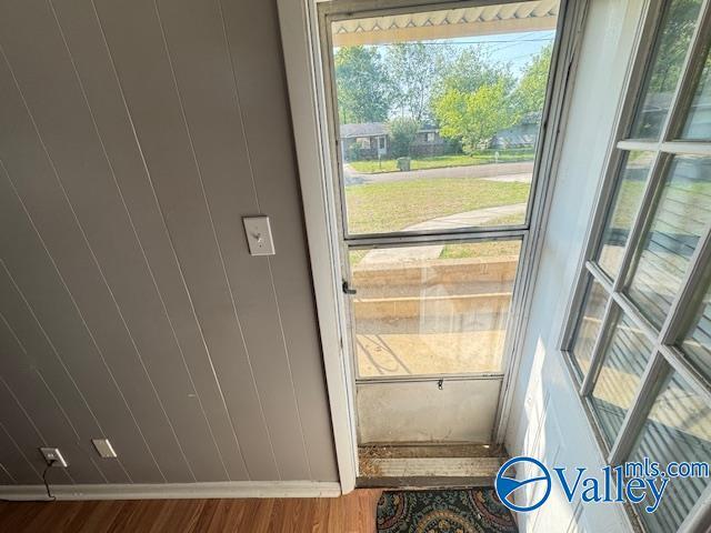 Building Photo - 522 Lisa Ln NW