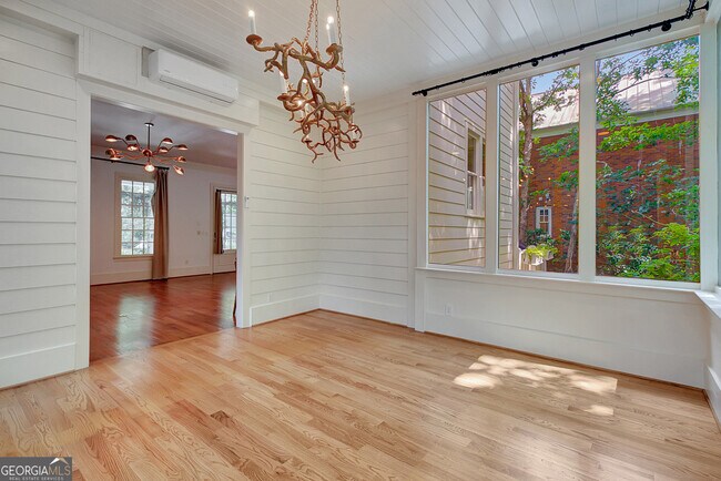 Building Photo - 9043 Selborne Ln