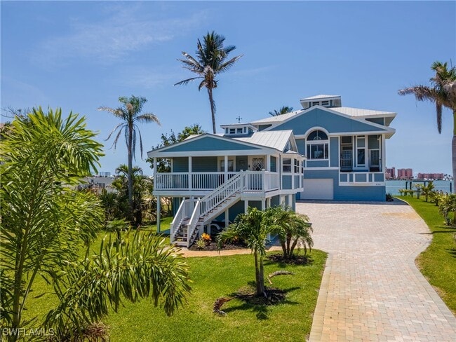 Building Photo - 950 San Carlos Dr