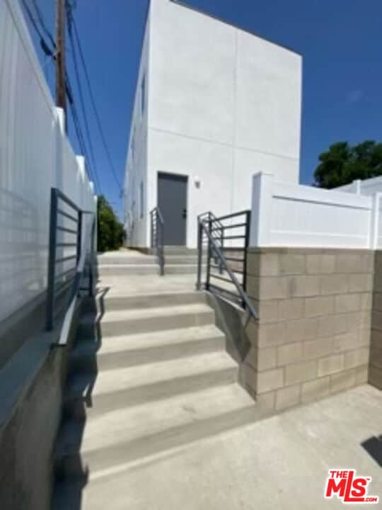 Building Photo - 10455 Etiwanda Ave