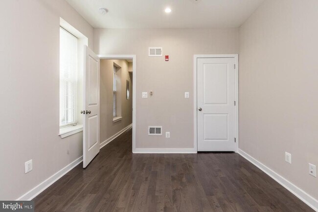 Building Photo - 237 S 45th St