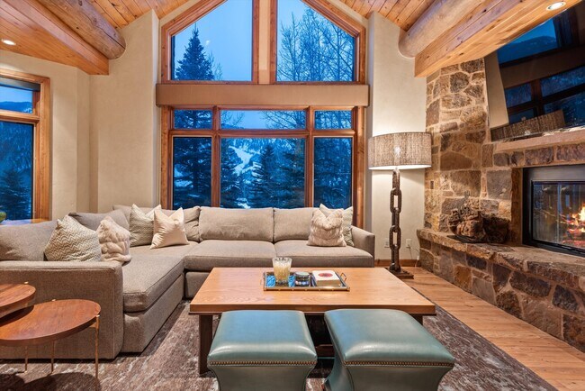 Building Photo - 395 Silverlode Dr