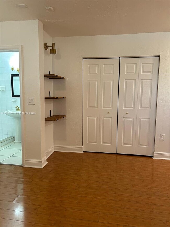 Building Photo - 7901 SW 64th Ave