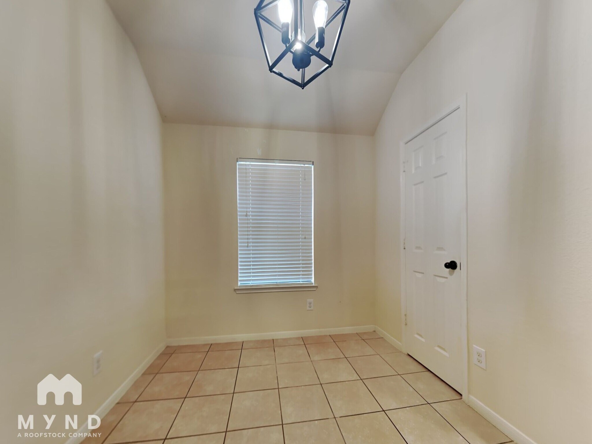 Building Photo - 2711 Lexington Park Dr
