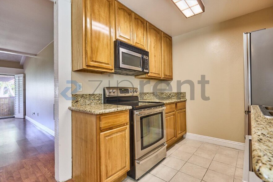 Building Photo - 1010 W MacArthur Blvd