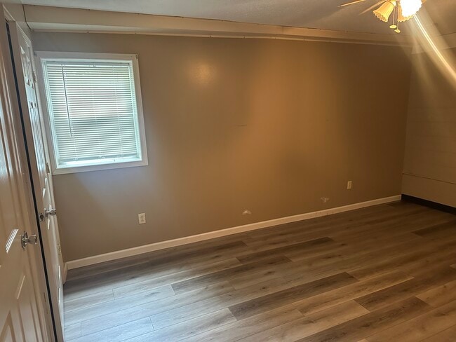 Building Photo - 599 Timberlake Rd
