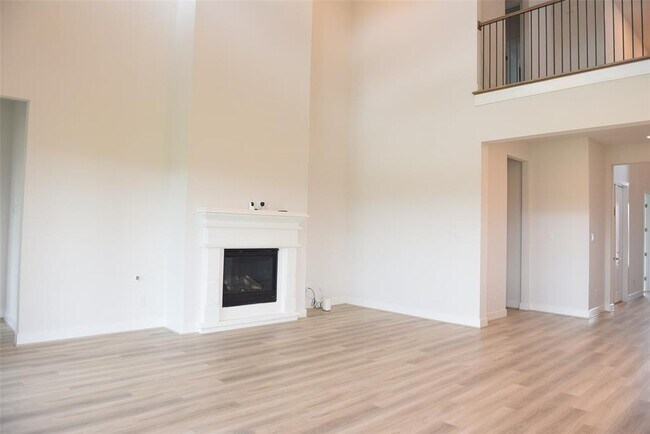 Building Photo - 17507 Tulip Mdw Rd