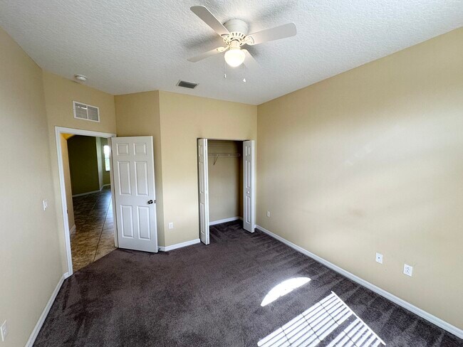 Building Photo - 6 Prince Eric Ln