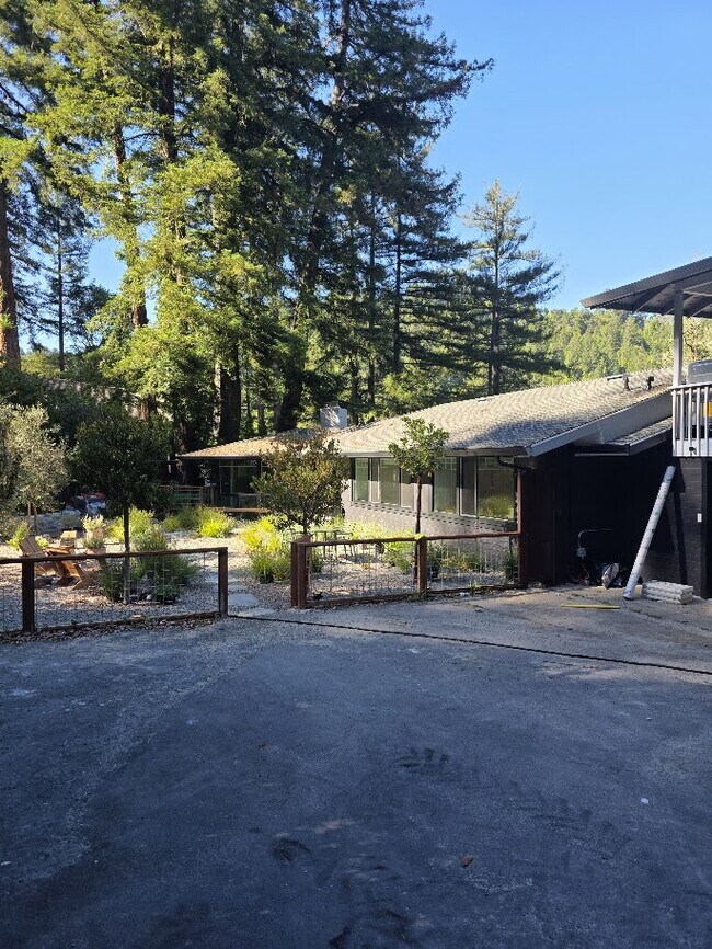 Building Photo - Compound-Style Mountain Living at Its Finest — Spacious Main Home + Brand-New Modern One-Bedroom ...