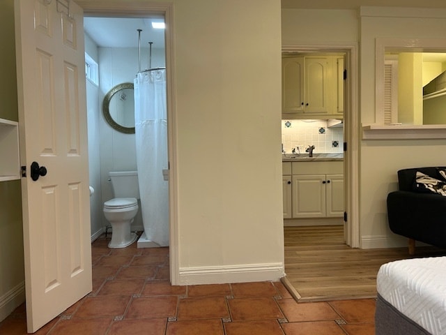 Building Photo - 344 S La Peer Dr