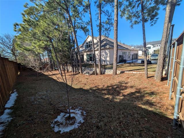 Building Photo - 913 Jamestown Ln