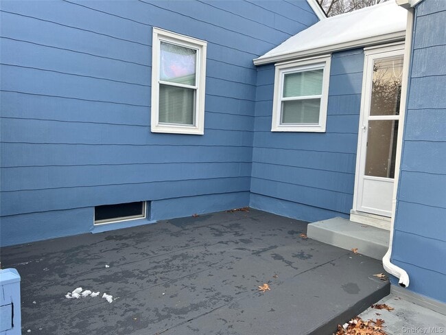 Building Photo - 223 Clay Pitts Rd