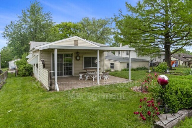 Building Photo - 7809 NE San Rafael Dr