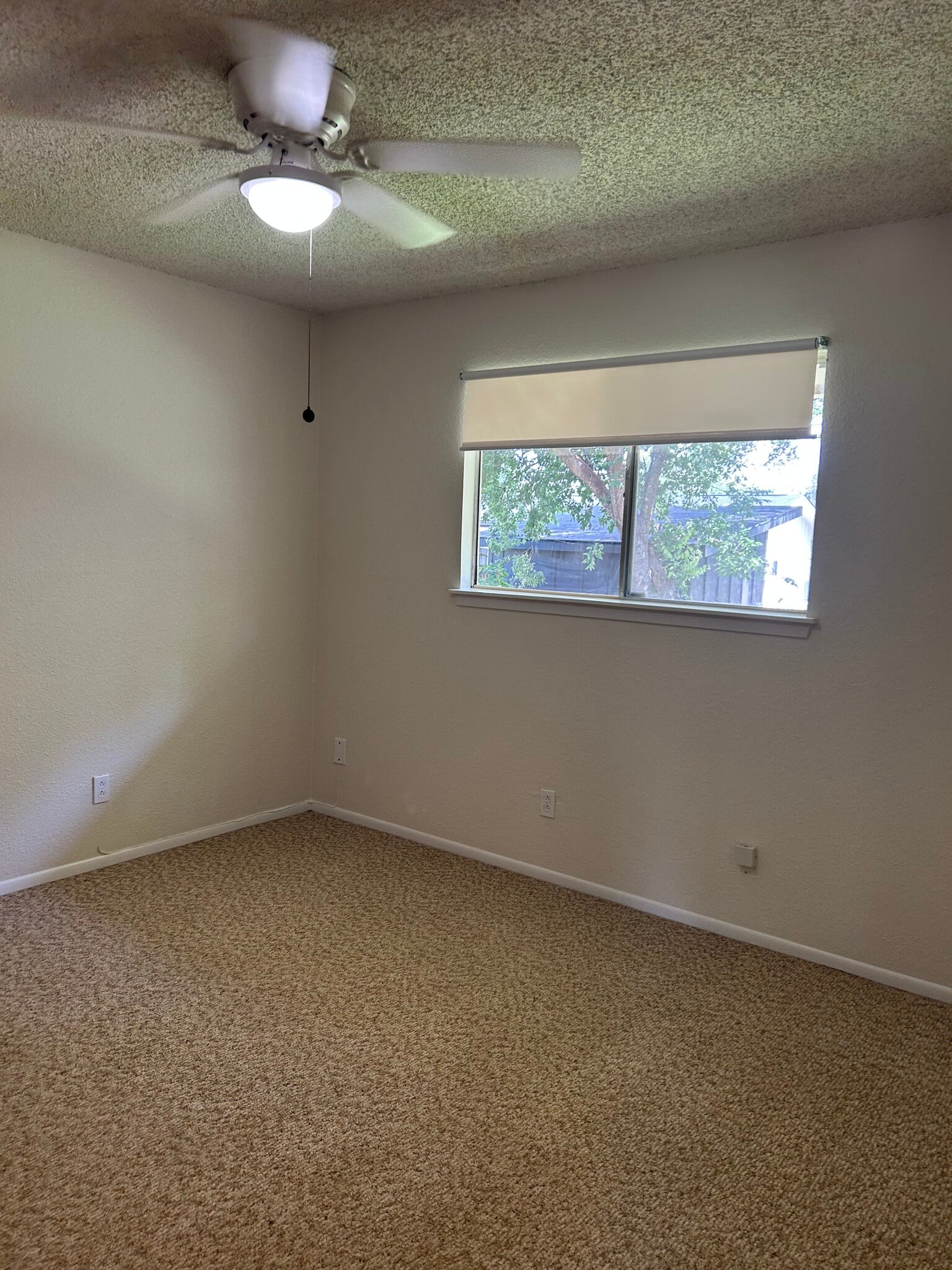 Building Photo - 309 Briarwood Dr