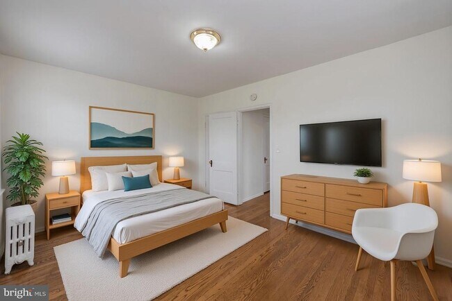 Building Photo - 7607 Eastern Ave NW