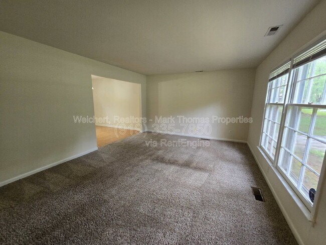 Building Photo - 119 Monterey Ln