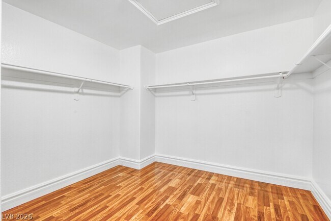 Building Photo - 4784 Essen Ct