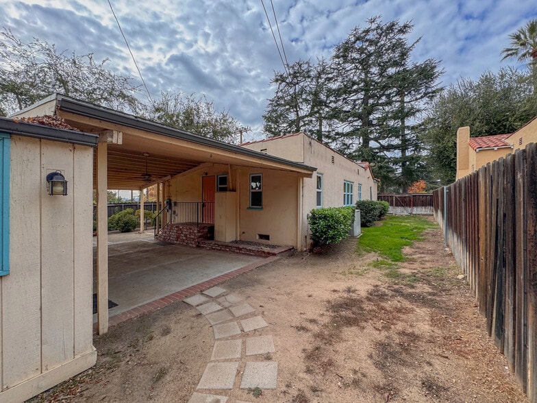 Building Photo - 2350 Marengo Ave