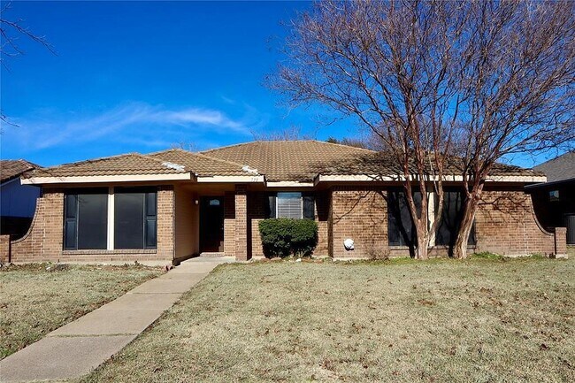 Building Photo - 2731 Eagle Pass