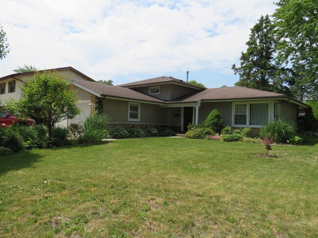 Building Photo - 932 Brantwood Ave