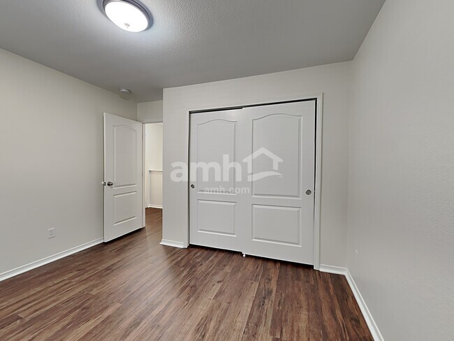 Building Photo - 6594 Abbeywood Dr