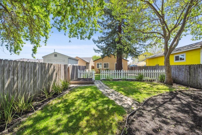 Garden - 1039 Stevenson St