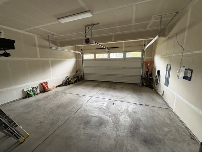 Building Photo - 14011 63rd Ave E