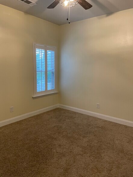 Building Photo - 149 Beallwood Dr