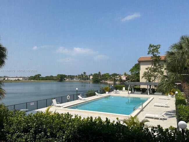 Building Photo - 605 Ives Dairy Rd