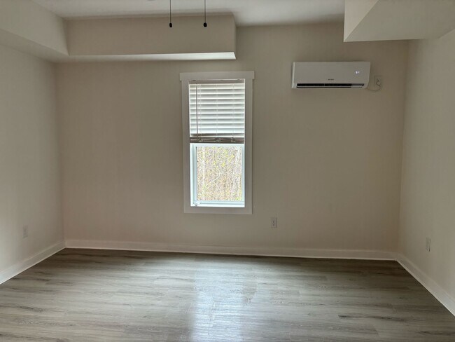 Building Photo - 200 Towne Overlook Dr