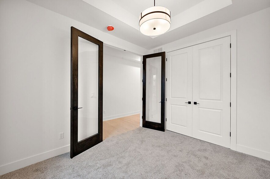 Building Photo - 5944 Willow Grove