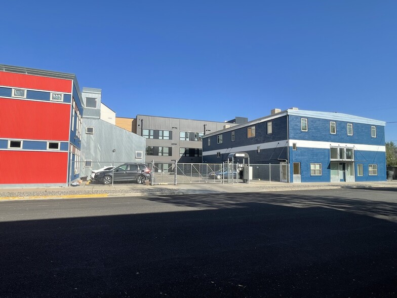 Building Photo - 2915 2nd Ave S