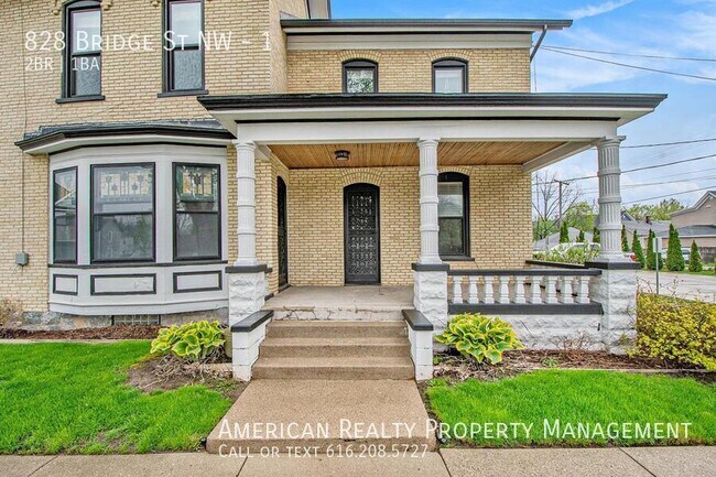 Building Photo - 828 Bridge St NW