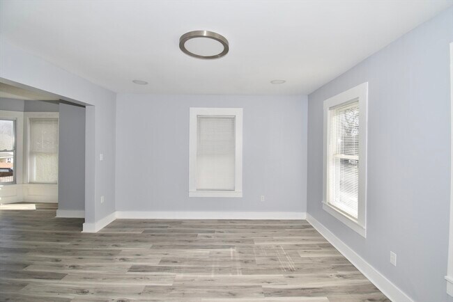 Building Photo - 30 Day St