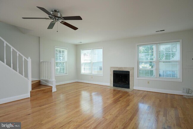 Building Photo - 124 Barnsfield Ct