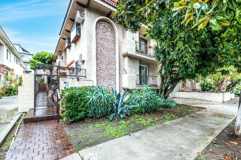 Building Photo - 1926 Glendon Ave