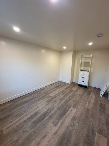 Building Photo - 3447 Caspian Ave