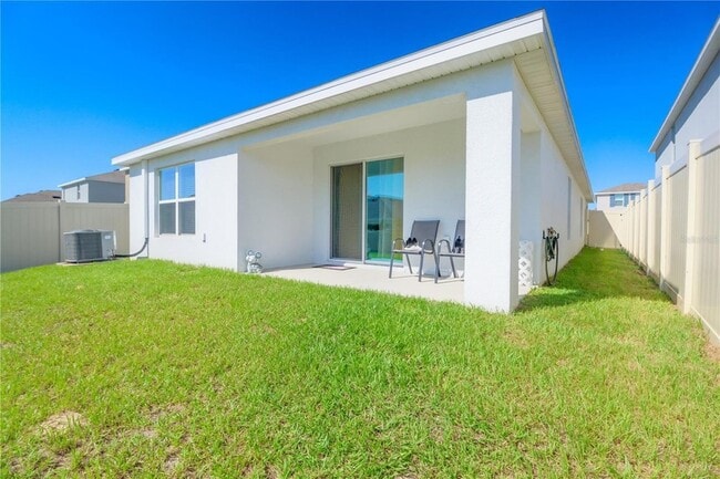 Building Photo - 8695 SW 46th Ave