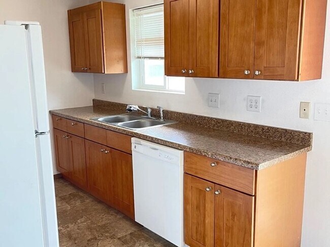 Building Photo - York Duplex