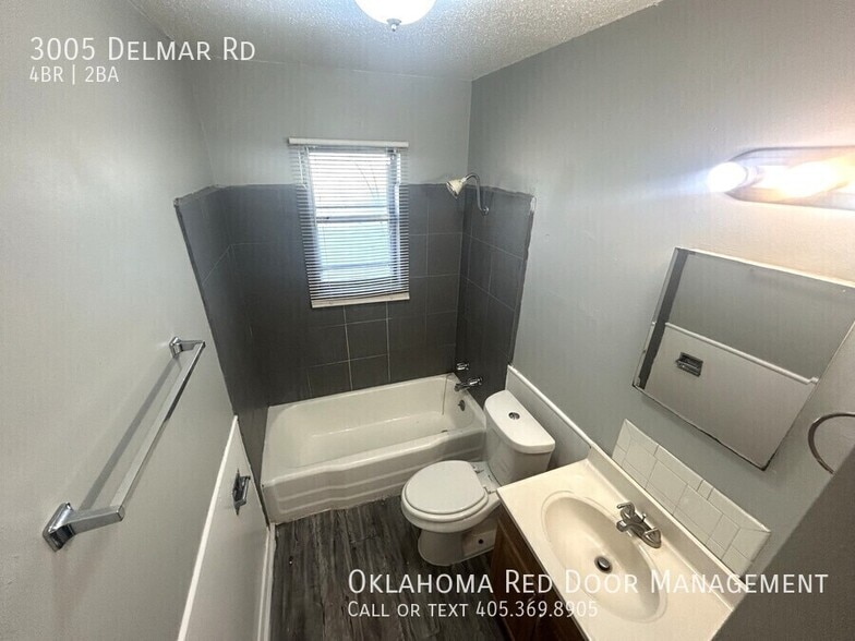 Building Photo - 3005 Delmar Rd