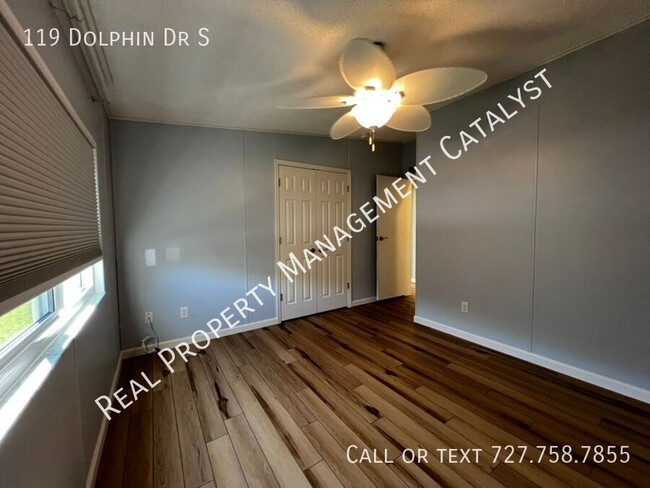 Building Photo - 119 Dolphin Dr S