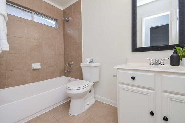 Building Photo - 12718 Boris Cove Trail