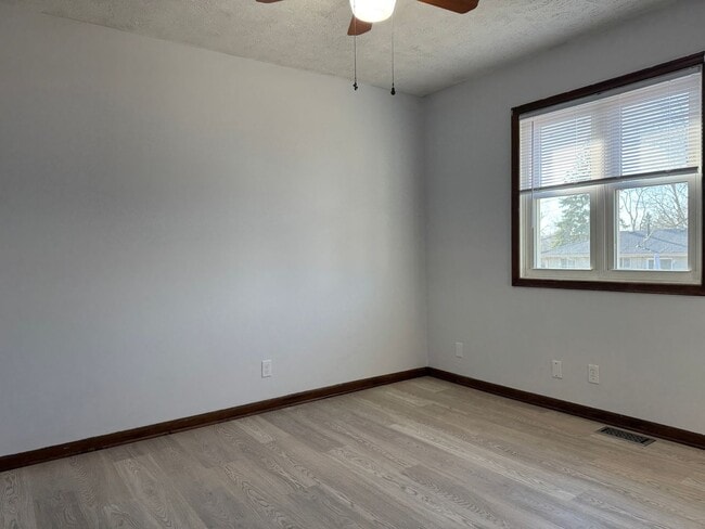 Building Photo - Comfortable 3-Bedroom Home with Park Access & Easy Commute