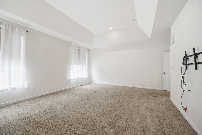 Building Photo - 24267 Purple Finch Dr