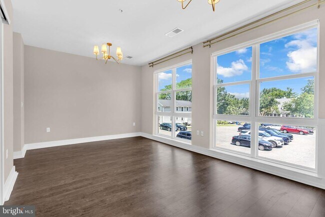 Building Photo - 1800 Mt Vernon Ave
